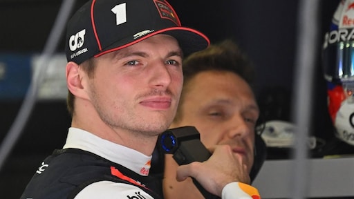 Verstappen moppert over onbestuurbare auto bij GP Bahrein: 'Niets werkt'