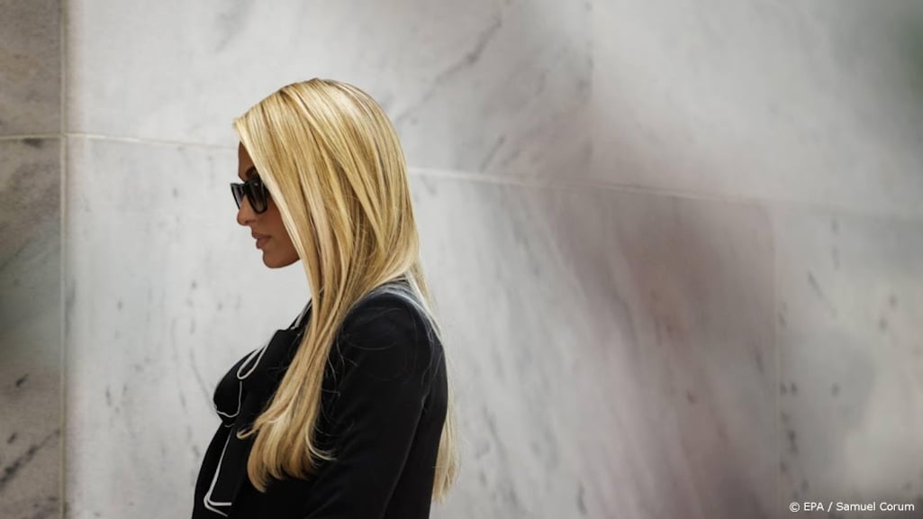 Witte Huis praat met Paris Hilton over kostschoolwet na misbruik