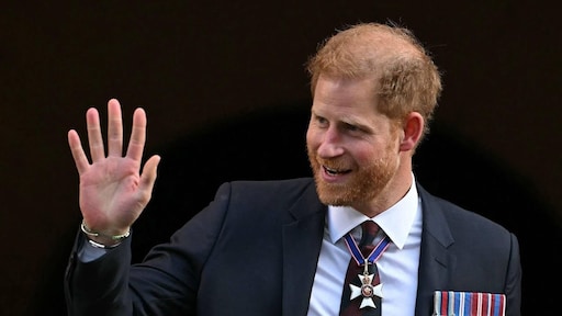 Prins Harry neemt militaire sportprijs in ontvangst na kritiek