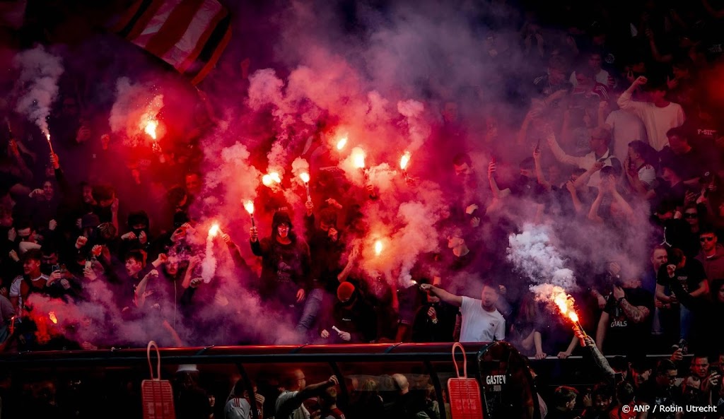 KNVB: extra aandacht voor grootste relschoppers, 'duidelijke grens trekken'  