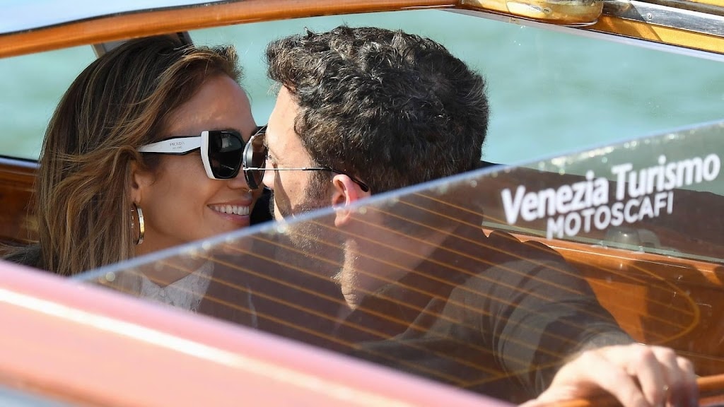 Ben Affleck helpt J.Lo uit benarde situatie met fan