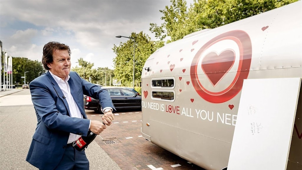 Robert ten Brink over toekomstige Dr. Love in AYNIL: 'Jong, fris talent'