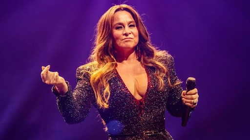 Trijntje Oosterhuis wil weer in jurk passen