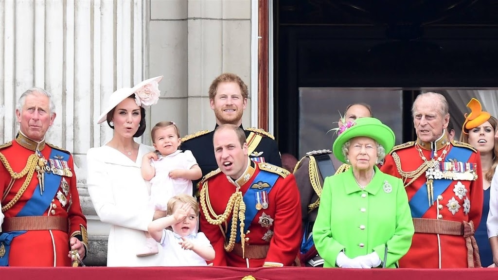 Prins Harry voelt zich 'verantwoordelijk' voor neefjes en nichtje