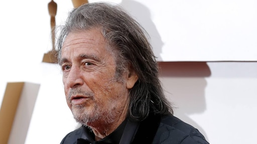 Al Pacino gaat viral om bijzonder telefoonhoesje