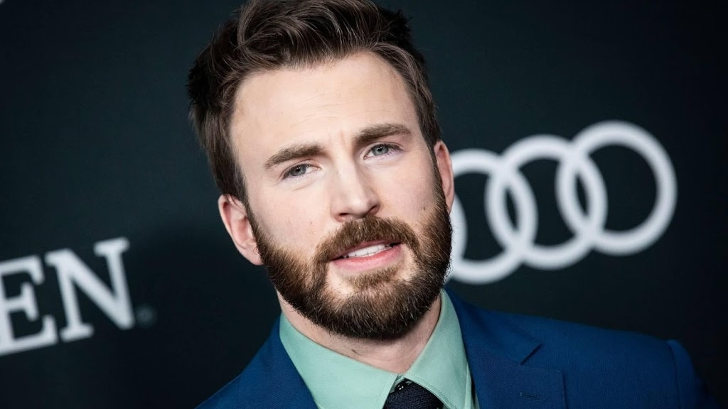 Chris Evans steelt de show tijdens reünie middelbare school
