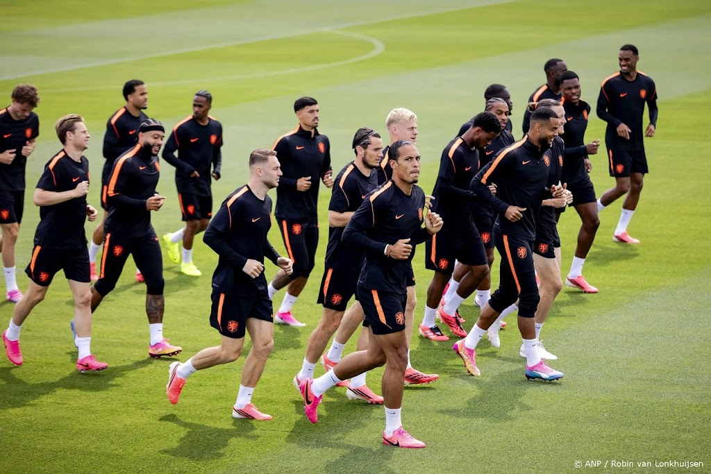 Oranje traint met Verbruggen en fit team voor WK-duel met Japan 