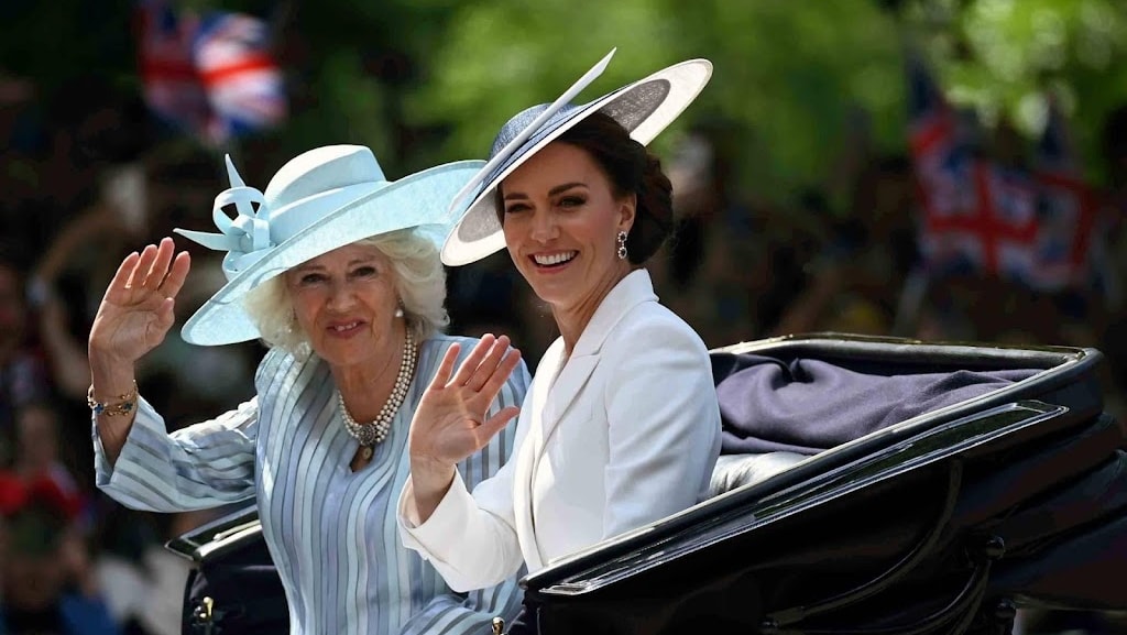 Camilla en Kate hebben grootste lol tijdens Country Life-shoot