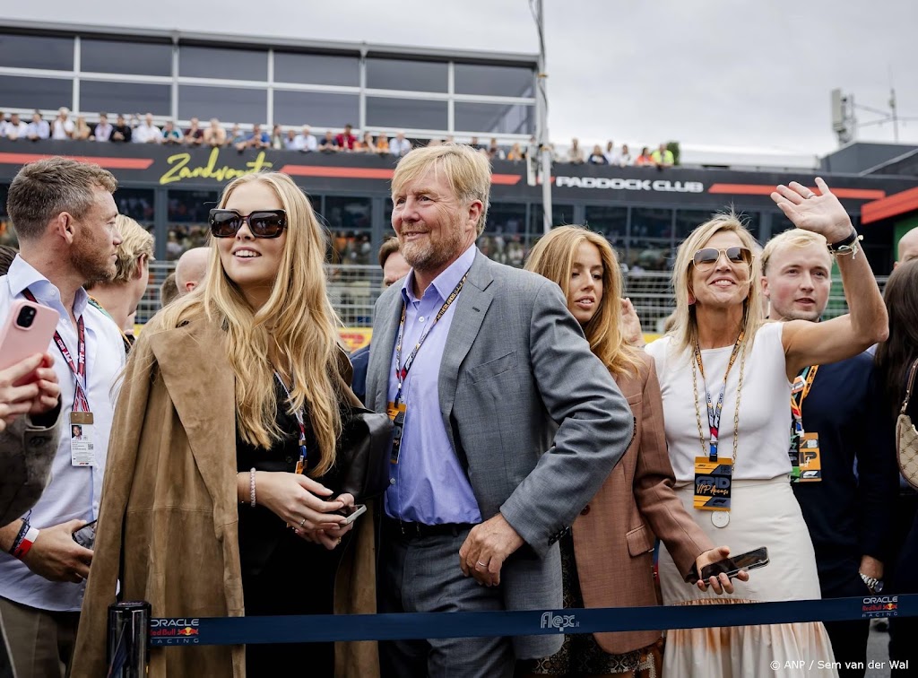 Koningspaar en prinses Alexia bezoeken Formule 1 in Zandvoort