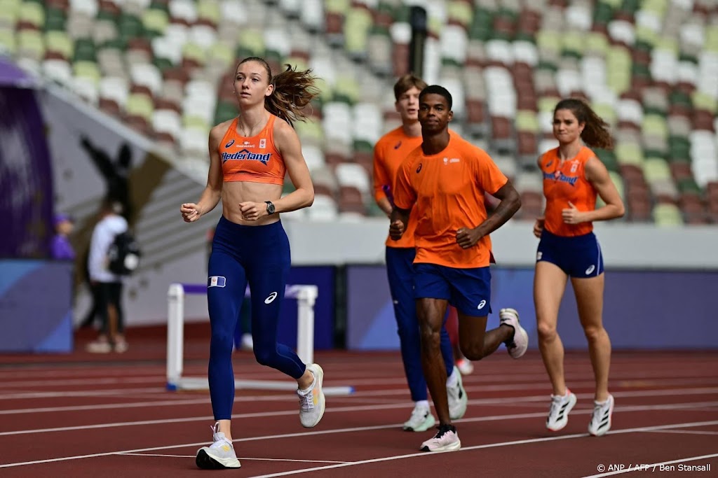 Estafetteploeg behaalt op WK in Tokio zilver op 4x400 gemengd
