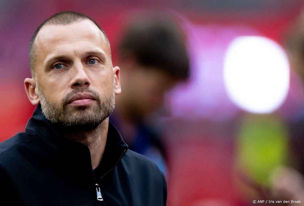 Heitinga ziet Ajax goede eerste helft spelen: dit is de norm