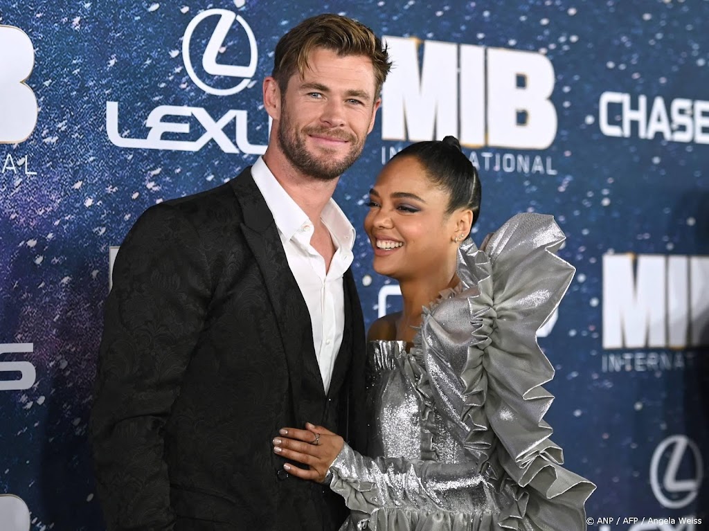 Tessa Thompson heeft bijzonder bijnaam voor Chris Hemsworth