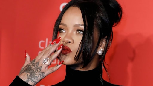 Rihanna zegt sorry tegen familie en vrienden