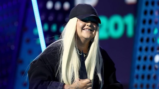 Tones and I schrijft geschiedenis met Dance Monkey