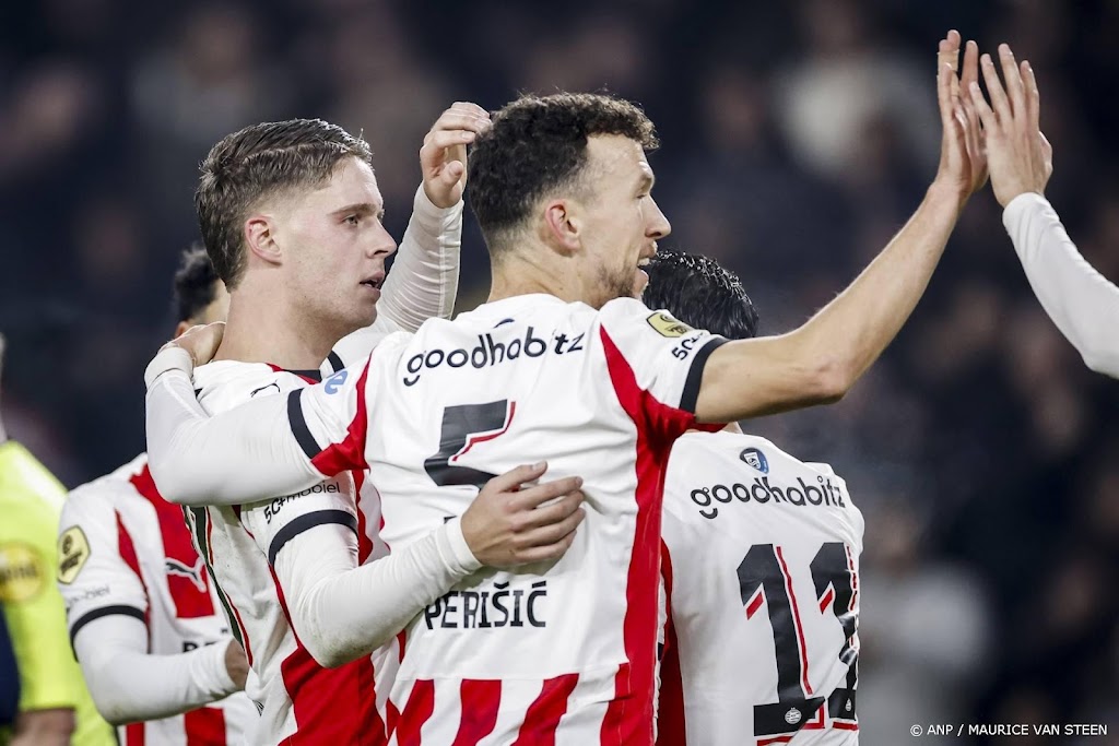 PSV wint voor tiende keer op rij, maar heeft moeite met Heracles