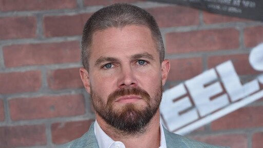 Arrow-acteur Stephen Amell gecast voor hoofdrol in spin-off Suits