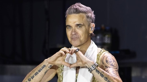 Robbie Williams opent eigen kunst-expositie in Amsterdam