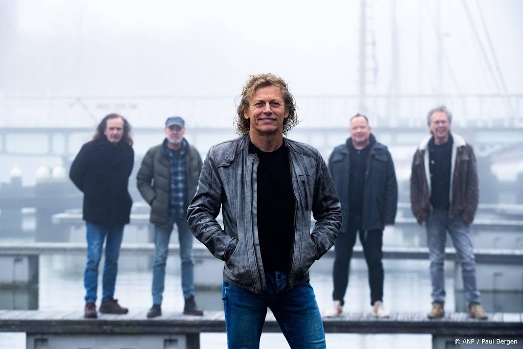 De Kast slotact bij viering Koningsdag in Dokkum