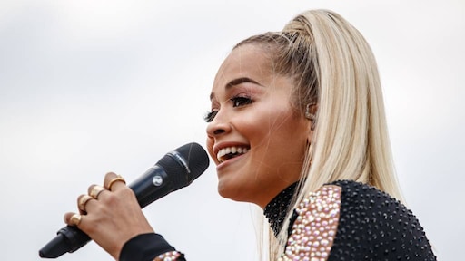 Rita Ora valt op mannen en vrouwen