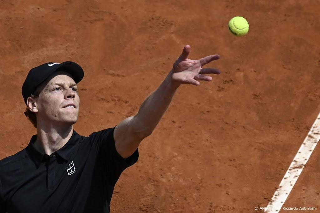Sinner verbreekt met overwinning op Roeblev record Djokovic