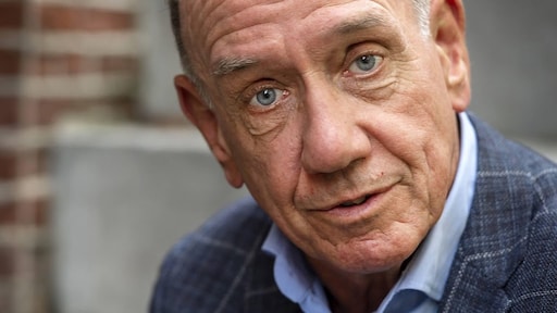 Baantjer-auteur Peter Römer vindt het jammer dat serie zijn boeken niet volgt