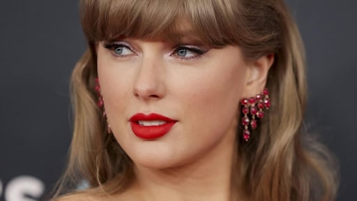 Livestream podcast Kelce-broers met Taylor Swift gecrasht