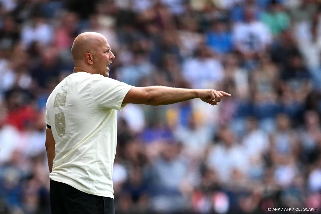 Slot bevestigt komst Italiaanse verdediger Leoni naar Liverpool