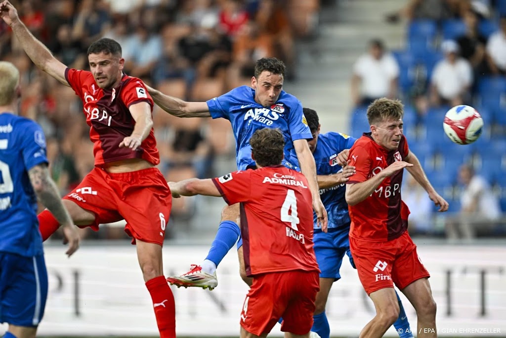 AZ met zuinige zege op Vaduz naar play-offs Conference League