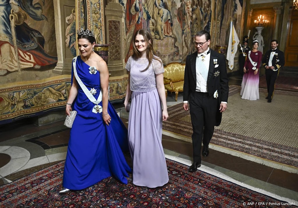 Hof ontkracht gerucht over tatoeage 14-jarige prinses Estelle