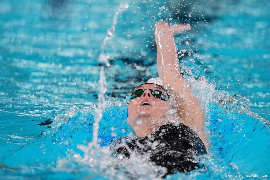 Steenbergen op EK zwemmen naar finale op 100 meter rugslag