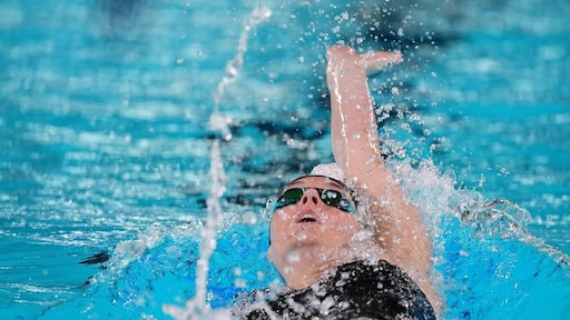 Steenbergen op EK zwemmen naar finale op 100 meter rugslag