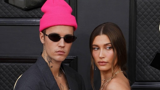 Justin Bieber en vrouw Hailey staan stil bij trouwjubileum