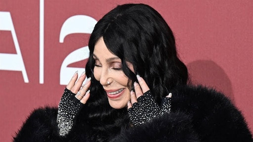 Cher staakt pogingen zoon onder curatele te stellen