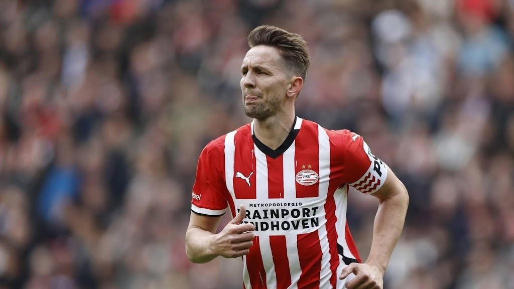 PSV biedt vertrokken 'clubicoon' De Jong afscheid aan