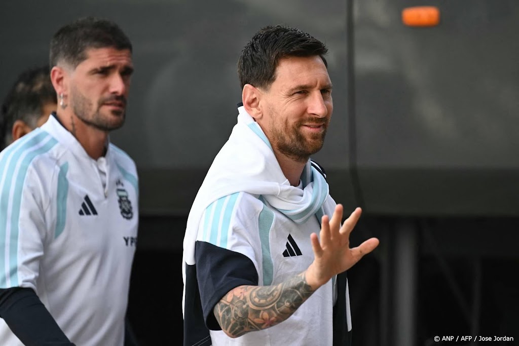 Messi leidt wereldkampioen Argentinië naar oefenzege op Angola