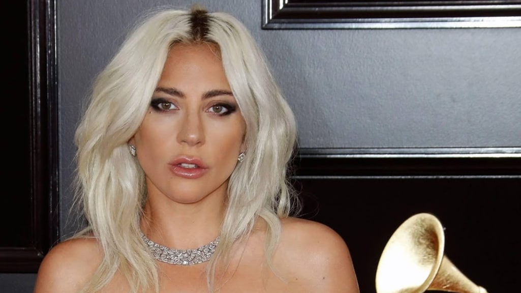 Lady Gaga maakt een foutje in nieuwe tatoeage