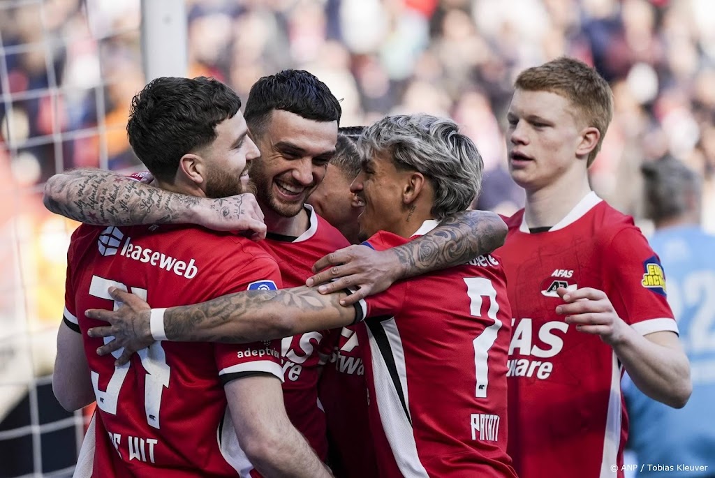 Spits Parrott ook belangrijk voor AZ tegen Heracles Almelo