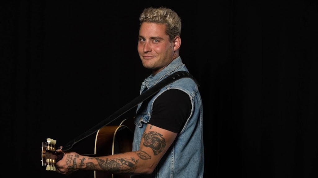 Douwe Bob treedt in 2024 op bij Holland Zingt Hazes