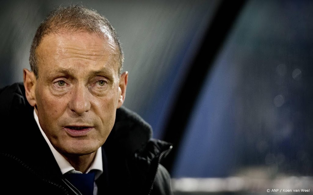 Trainer Poortvliet (70) verlengt met een jaar bij FC Eindhoven