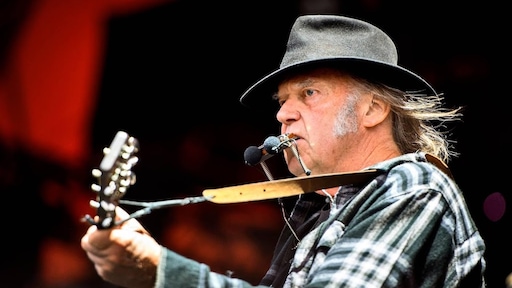 Neil Young brengt nummer na bijna 50 jaar alsnog uit
