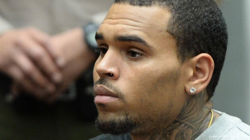 'Chris Brown gearresteerd na aanval met fles'