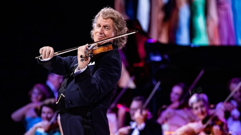 André Rieu staat stil bij 150e optreden op Vrijthof in Maastricht