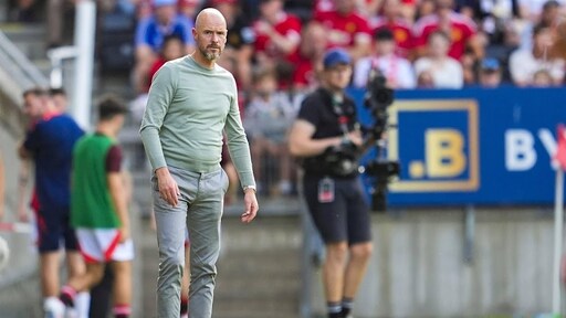 Ten Hag verliest met United eerste oefenduel van de voorbereiding