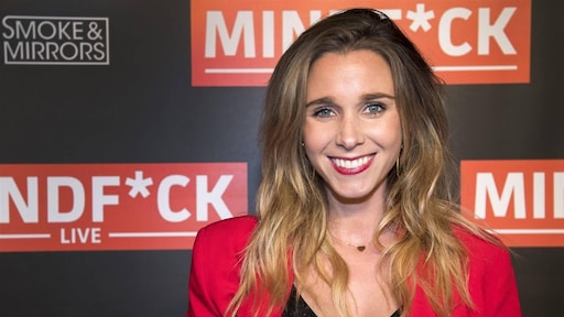 Ellen Hoog te zien als hockey-analist bij NOS