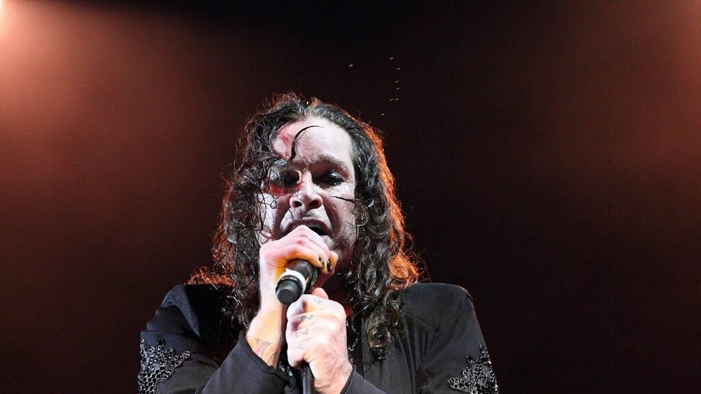 Ozzy Osbourne opnieuw onder het mes voor nek en rug