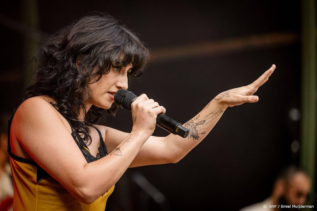 Woede om 'stereotype' passage over Bijlmer in nieuw boek Mimosa