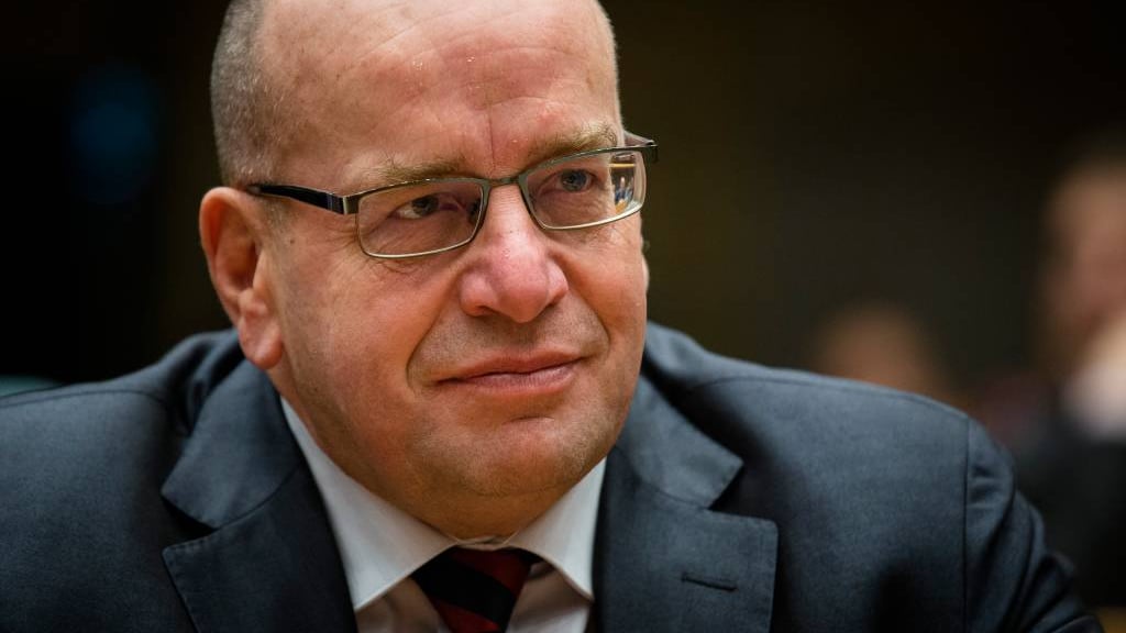 Fred Teeven laat een leukere kant van zichzelf zien