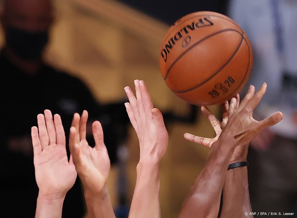 Umrl je Randy Wiel, nekdanji košarkar in trener