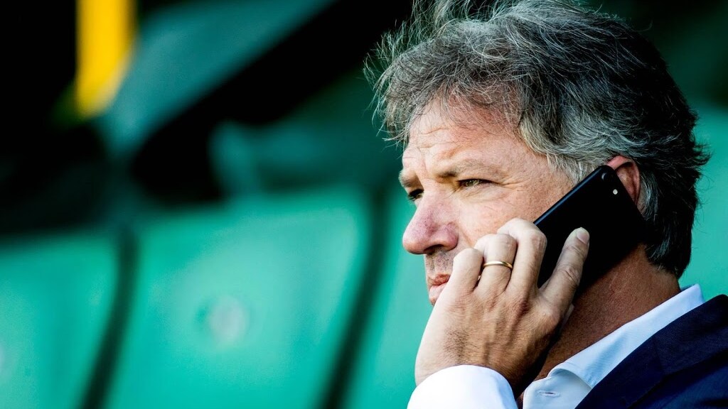 Directeur Eredivisie CV: 'Het EK moet uitgesteld worden'