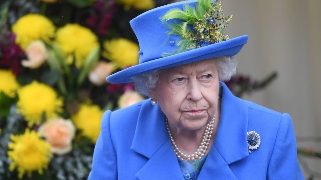 Queen Elizabeth wil zwaarden niet uitlenen aan Russisch museum